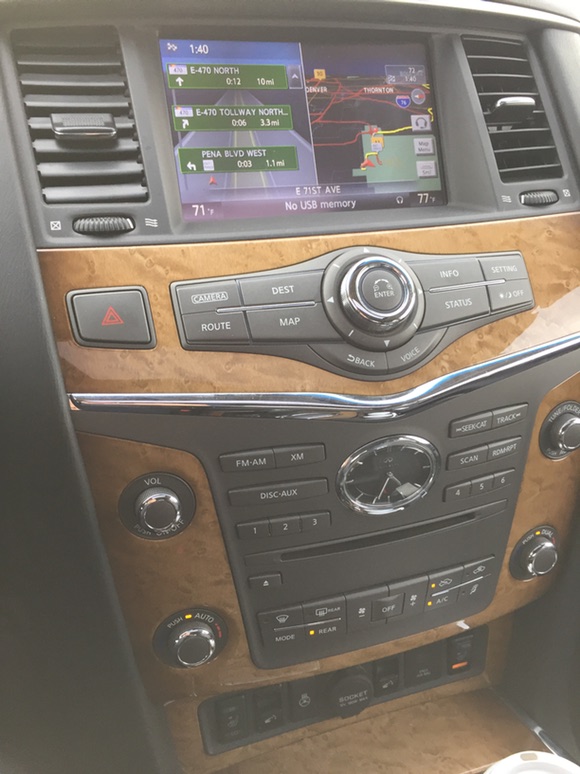 infiniti_qx80_interior